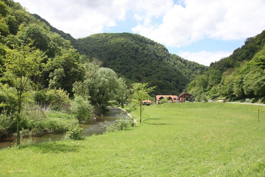 Guesthouse Villa Zelenjak Ventek Kumrovec エクステリア 写真